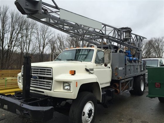 1990 Mobile B61 HDX Drill