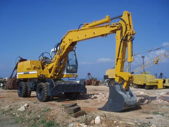 Liebherr 912 Excavator #3341 in