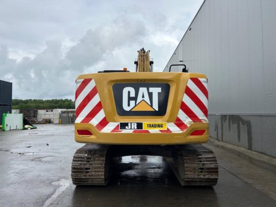 2018 CAT 320