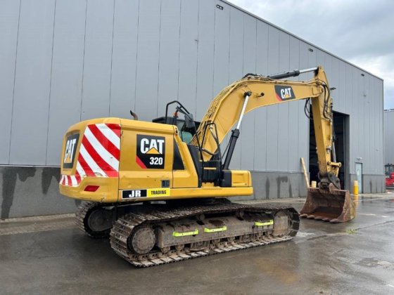 2018 CAT 320