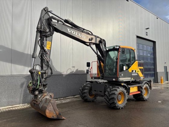 2017年ボルボ EWR 150 E