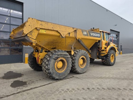 2017年 ボルボ A 30 G