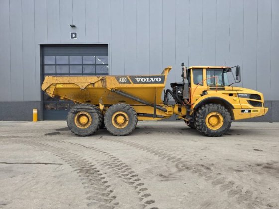 2017年 ボルボ A 30 G