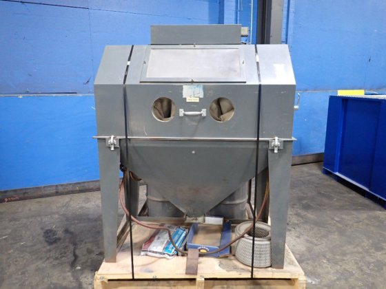 Trin-mac Company Blast Cabinet