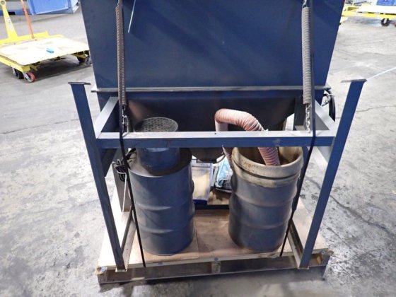 Trin-mac Company Blast Cabinet