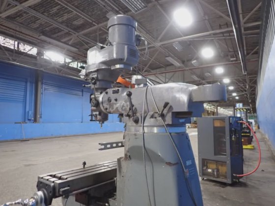 Fresadora vertical Sharp de 9"