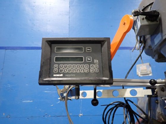 Fresadora vertical Sharp de 9"