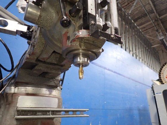 Fresadora vertical Sharp de 9"