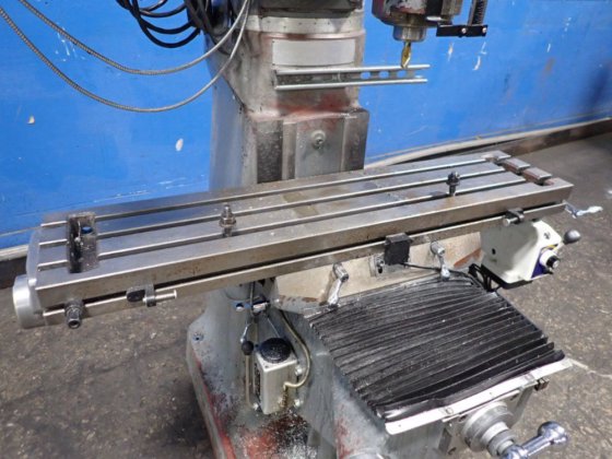 Fresadora vertical Sharp de 9"