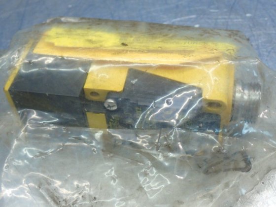 Turck Embeddable Inductive Proximity Sensor