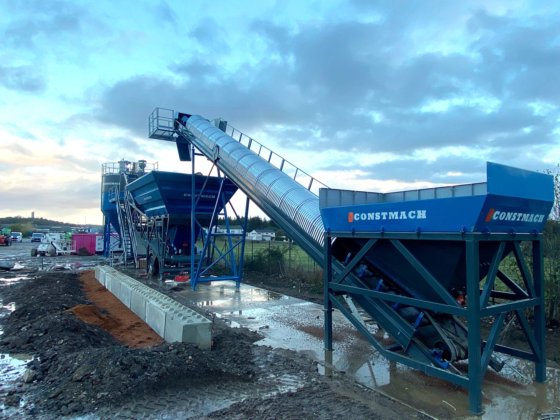 コンストマック プレフィードコンベヤ