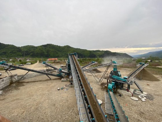 康斯特马赫带式输送机