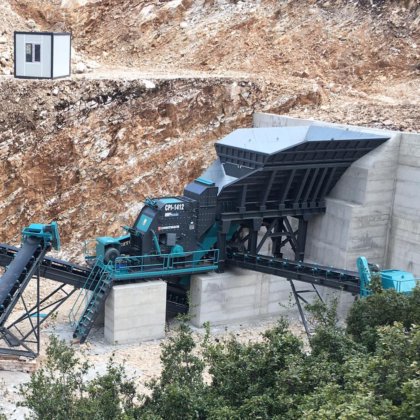 コンストマック一次インパクトクラッシャー