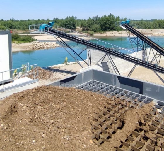 Constmach 固定式筛分和清洗设备