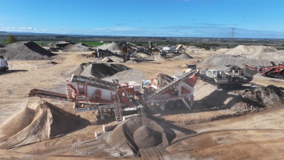 コンスタマック V-90 移動式製砂プラント