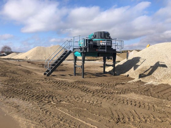 コンストマック立軸インパクトクラッシャー