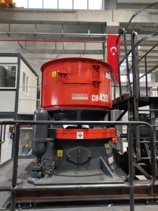 コーンクラッシャー