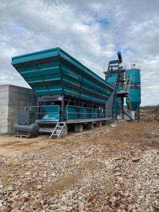 带跳板的 Constmach 120 紧凑型