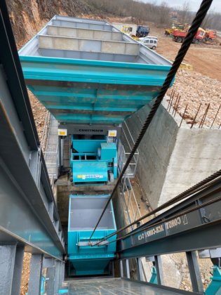 带跳板的 Constmach 120 紧凑型