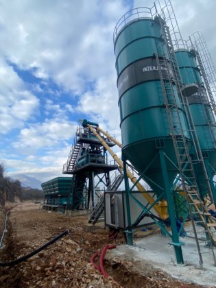 带跳板的 Constmach 120 紧凑型