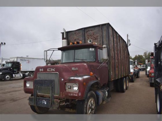 1974 Mack DM685S in Covington, TN, USA