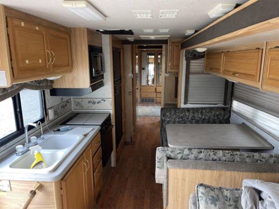2001 Fleetwood RV BOUNDER 30E in Covington, TN, USA