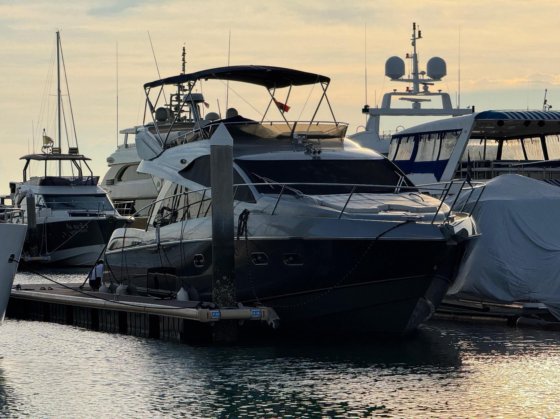 2013 SUNSEEKER MANHATTAN 53