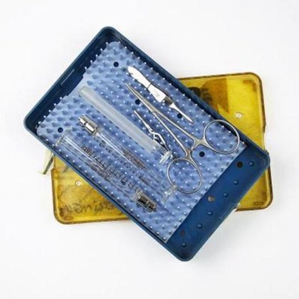 たくさんの眼科用器具