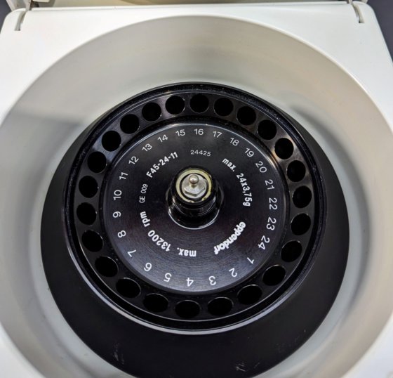 Eppendorf 5415D Centrífuga Digital