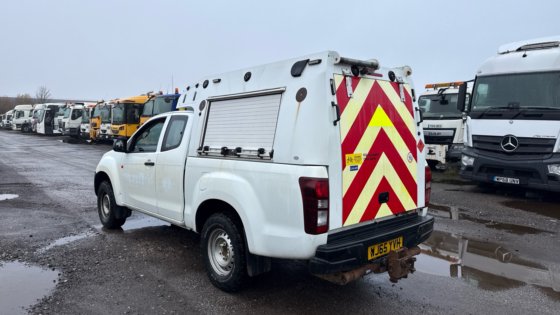 2015 年铃木 D-Max