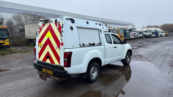 2015 年铃木 D-Max