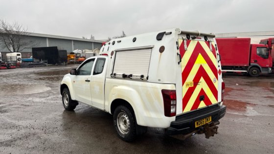 2015 年铃木 D-Max