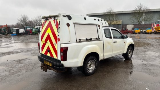 2015 年铃木 D-Max