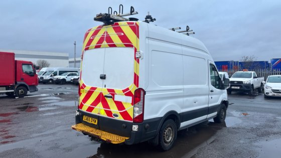 2016年式フォードトランジット