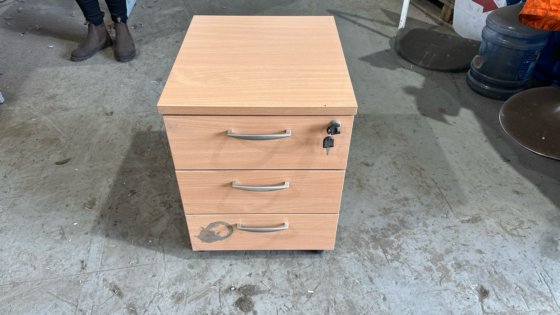 デスク下の引き出し