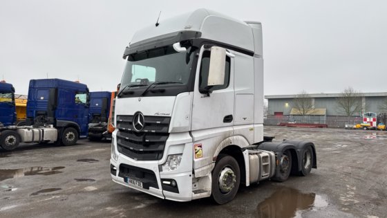 2016年 メルセデス・ベンツ アクトロス