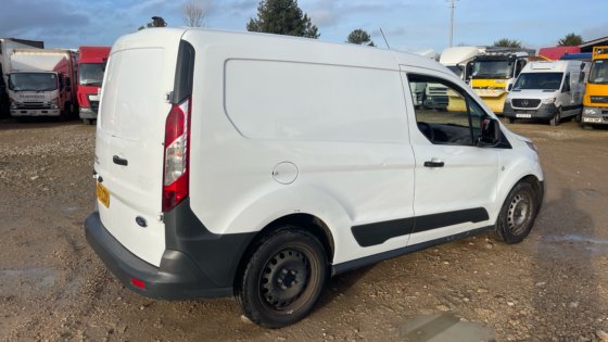 2017年式フォード・トランジット・コネクト