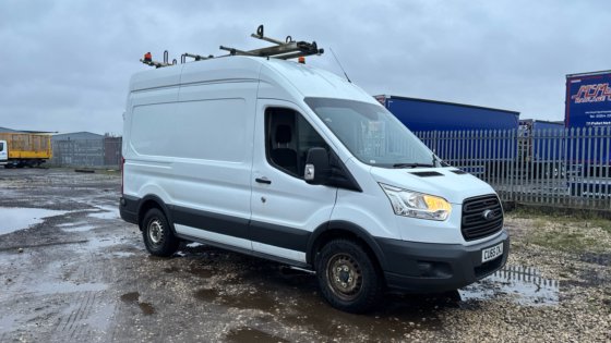 2016年式フォードトランジット