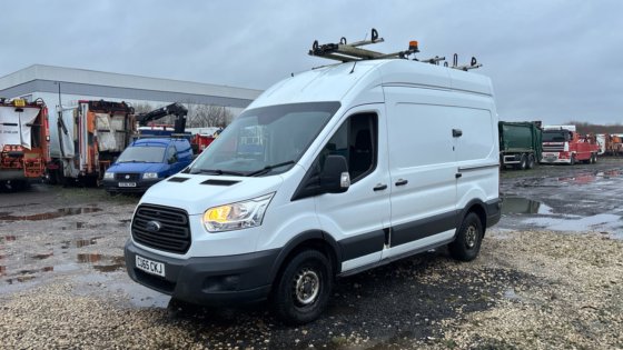 2016年式フォードトランジット