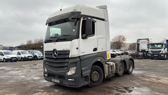 2016年 メルセデス・ベンツ アクトロス