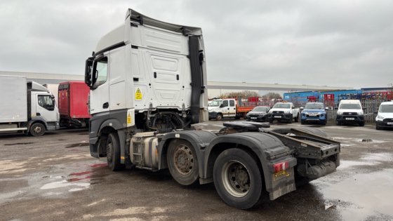 2016年 メルセデス・ベンツ アクトロス