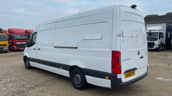 2018 奔驰斯宾特