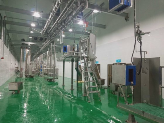 プロフェッショナル食肉処理道具 白い内臓除去プラットフォーム 牛屠殺場設備