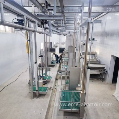 日屠宰 50 头牛的管轨穆斯林肉类加工牛屠宰场设备