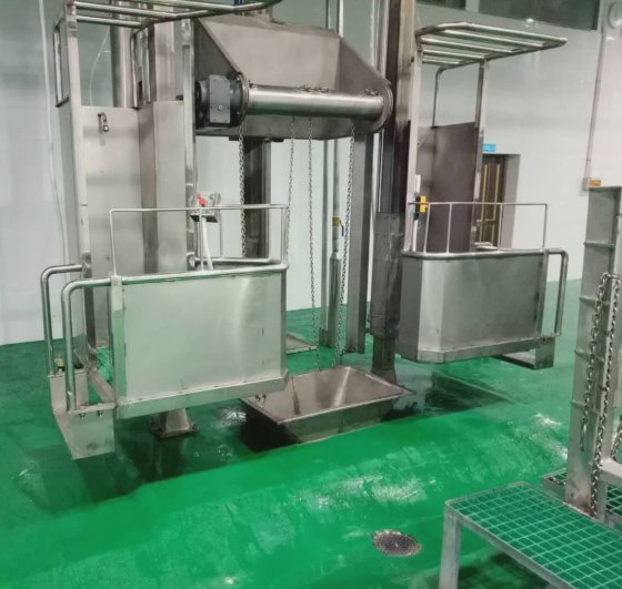 牛肉処理機械 牛皮剥ぎエレベーター 牛の屠殺場設備