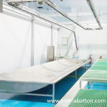 用于屠宰场设备的牛采血槽定制牛屠宰机