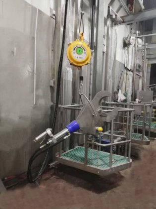 牛の屠殺ライン 蹄と角除去機械 食肉処理設備