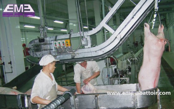 豚の出血傾斜リフティング機械屠殺設備アバトワールハラール殺戮ライン