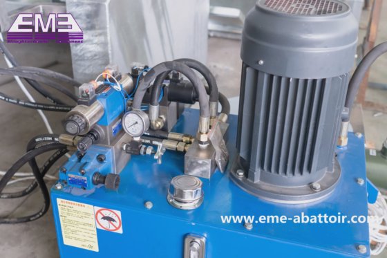 清真牛屠宰场屠宰设备 杀牛箱 骟牛机 牛屠宰场