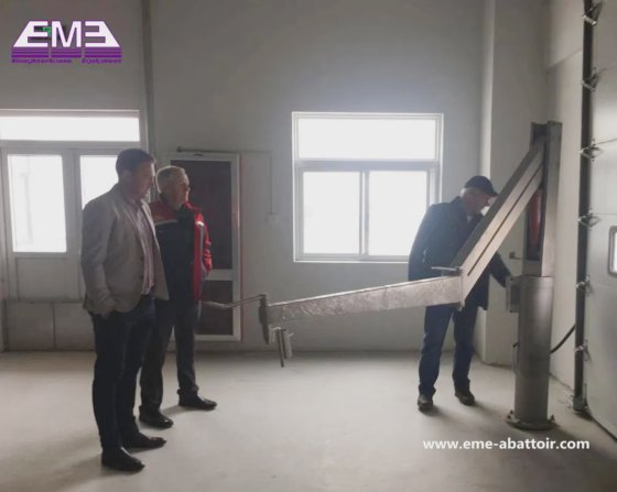 屠殺場用の豚屠殺機械、肉処理用の移送装置、屠殺設備